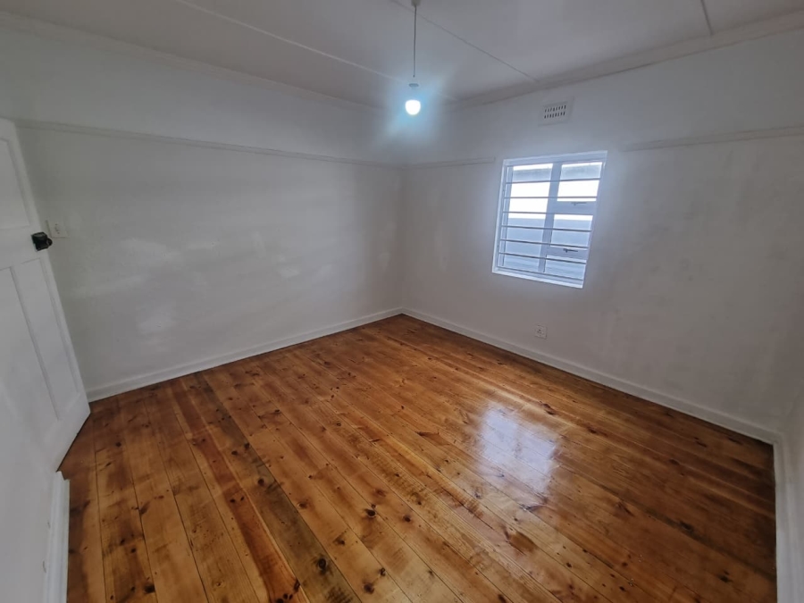 To Let 2 Bedroom Property for Rent in Lansdowne Western Cape